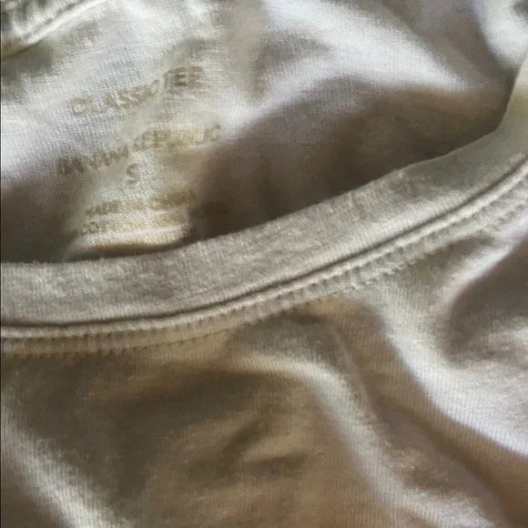 Banana Republic Black and White Long Sleeve Tees - Picture 5 of 5